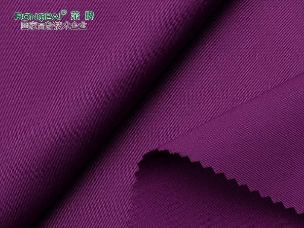 829#葡萄紫 新型聚酯纤维精密纺双面卡医护面料